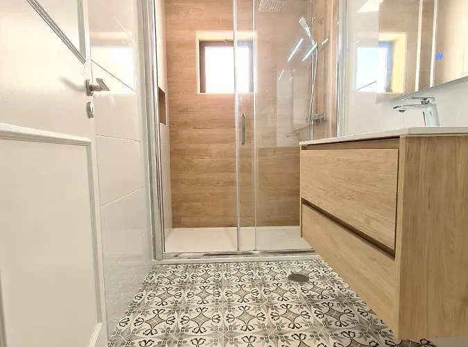 And New Fancy 2 Bedroom Apart.w/ 2 Wc Apartament *